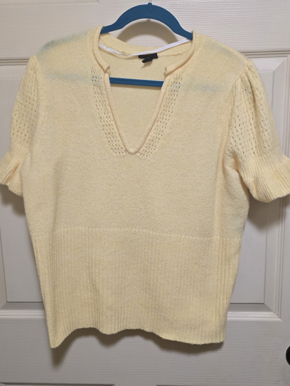 Pale Yellow V-Neck Short Sleeve Knit Sweater Torrid Size 1